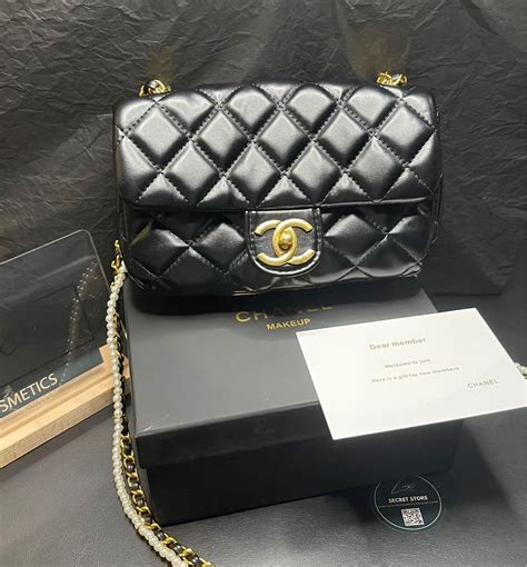 chanel make-up bag|Chanel makeup bag free gift.